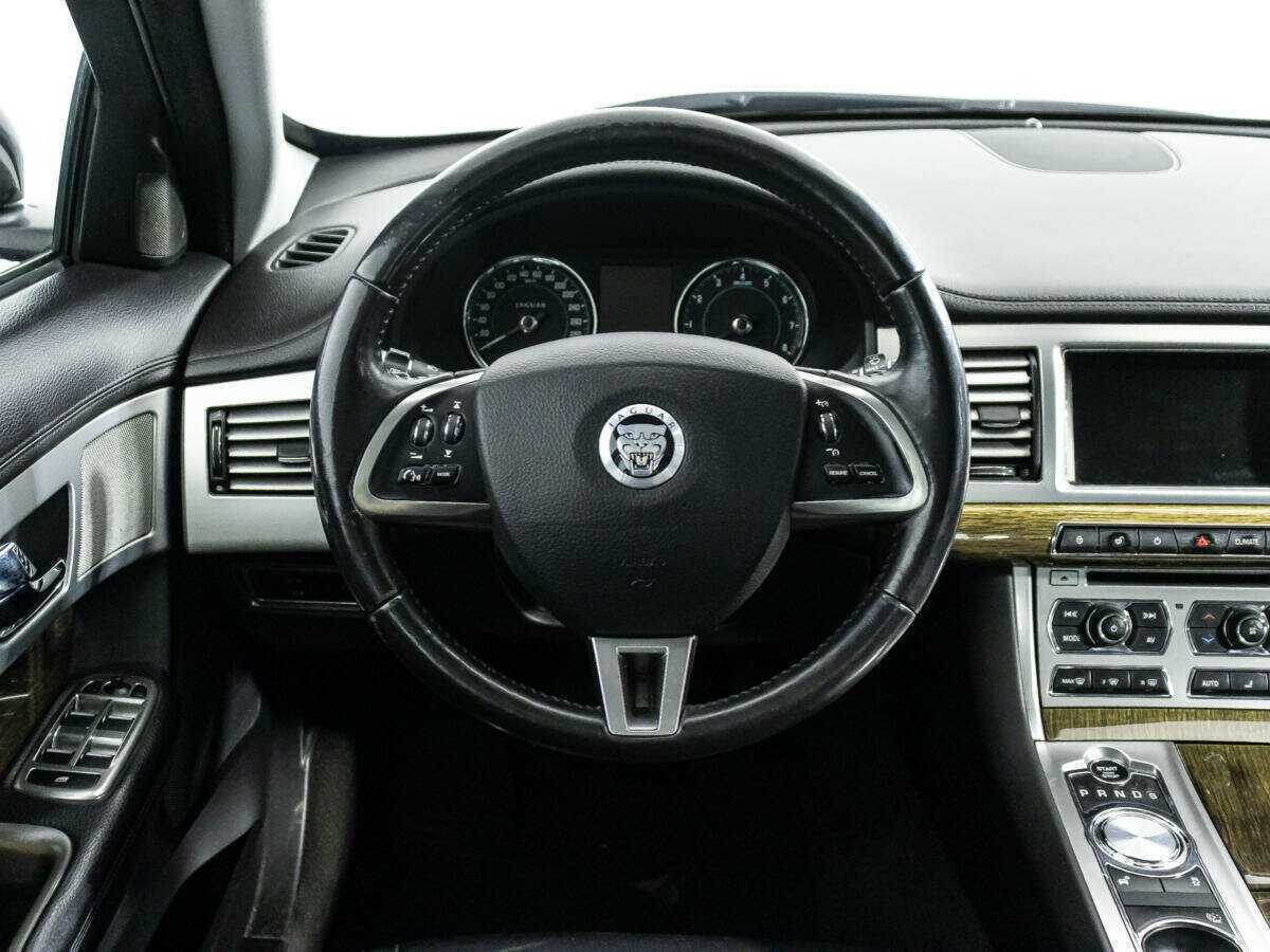 Jaguar XF с пробегом — 2012 год. Фото: #18