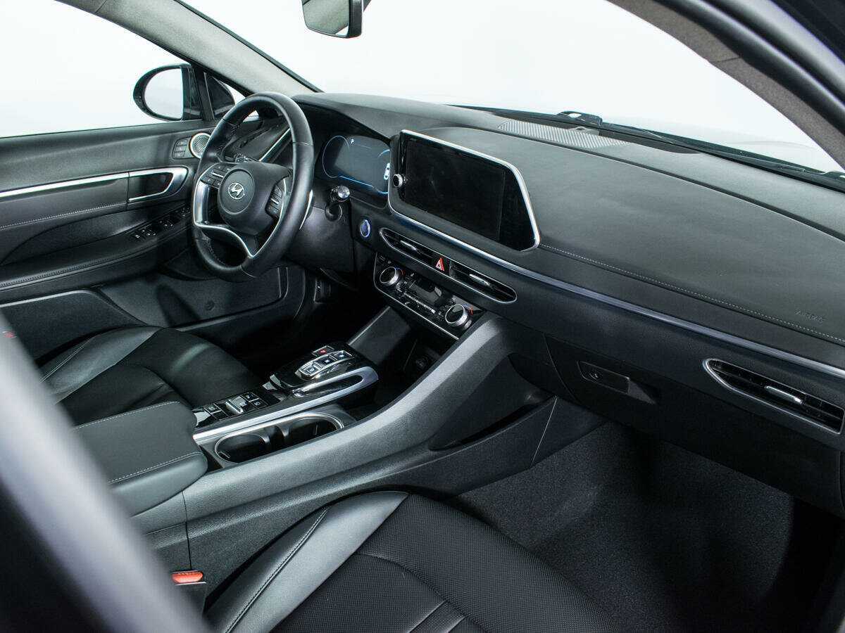 Hyundai Sonata с пробегом — 2021 год. Фото: #8
