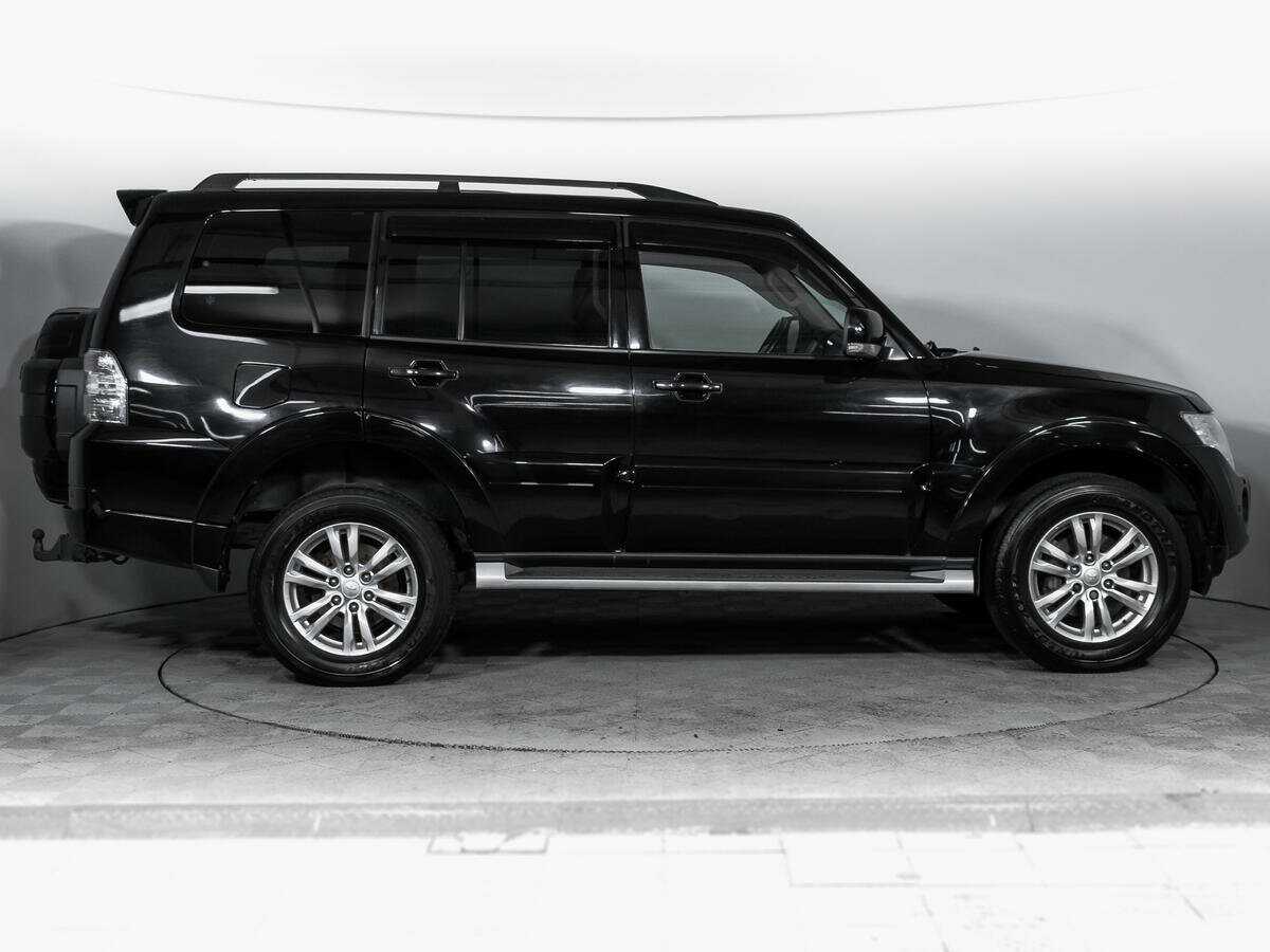 Mitsubishi Pajero с пробегом — 2014 год. Фото: #3