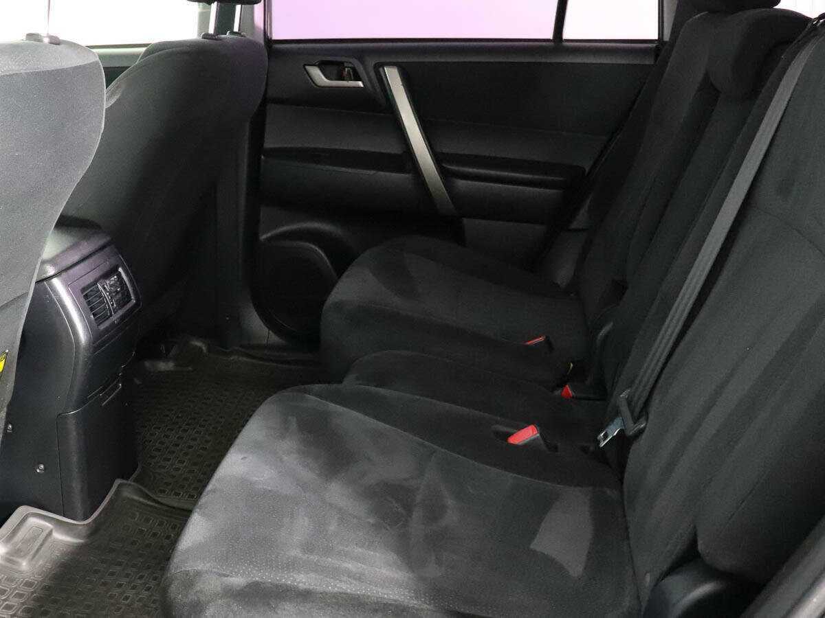 Toyota Highlander с пробегом — 2013 год. Фото: #10