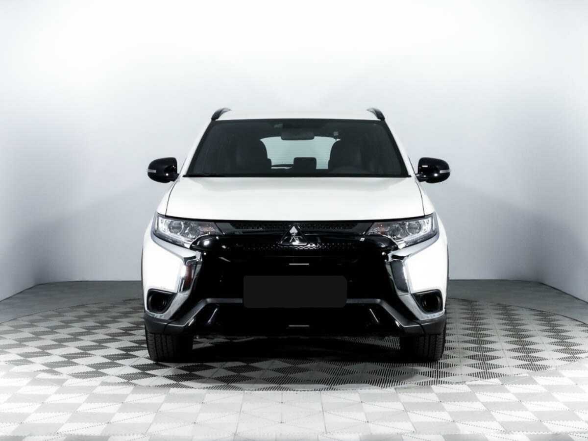 Mitsubishi Outlander с пробегом — 2021 год. Фото: #1