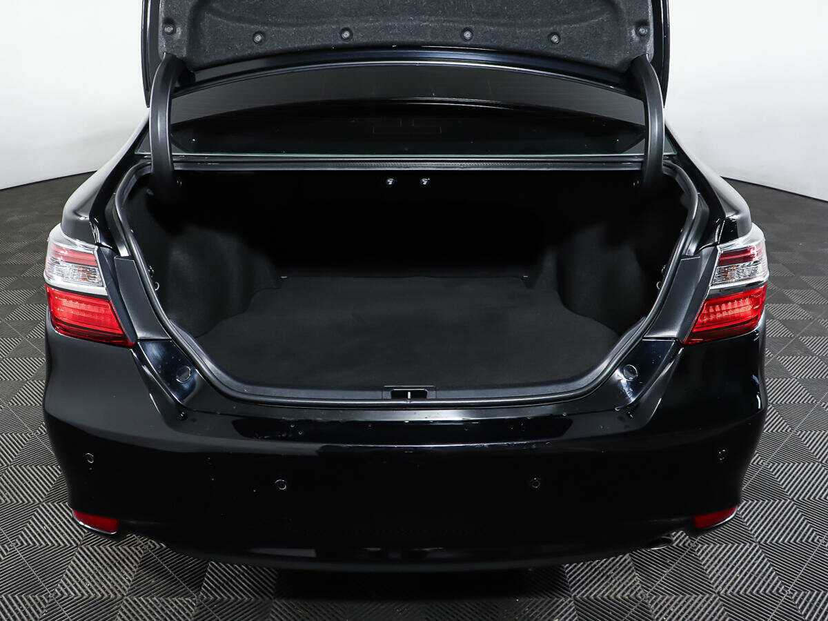 Toyota Camry с пробегом — 2017 год. Фото: #8