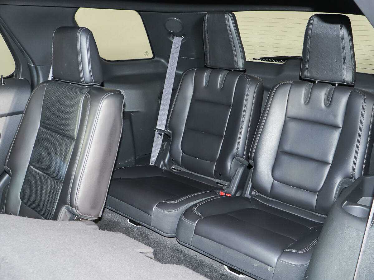 Ford Explorer с пробегом — 2013 год. Фото: #10