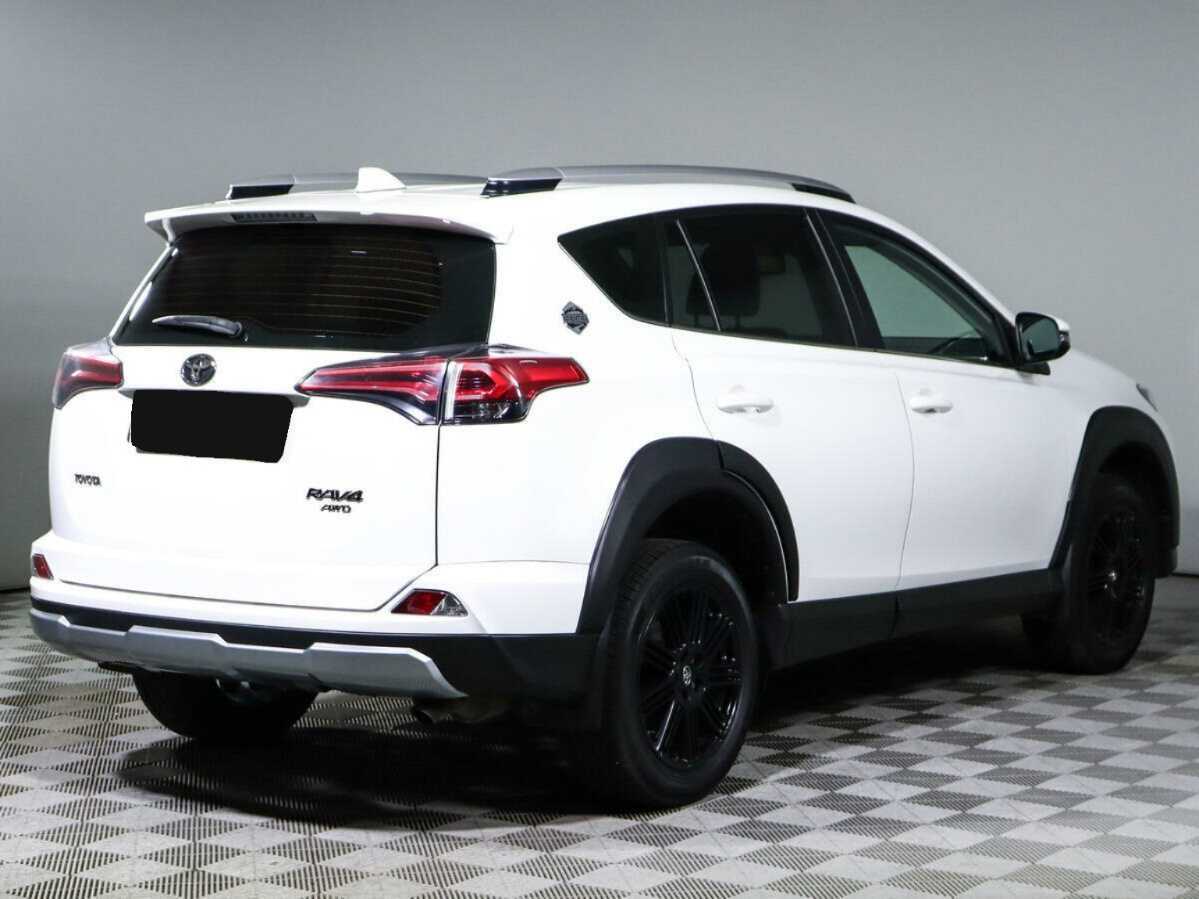Toyota RAV4 с пробегом — 2018 год. Фото: #3