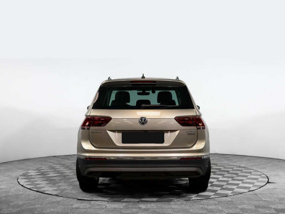 Volkswagen Tiguan с пробегом — 2017 год. Фото: #4