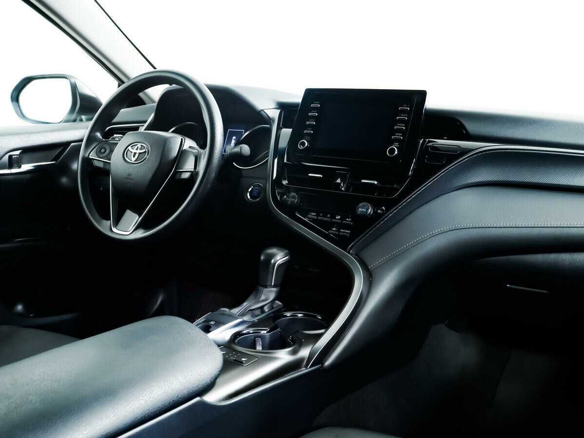 Toyota Camry с пробегом — 2021 год. Фото: #7