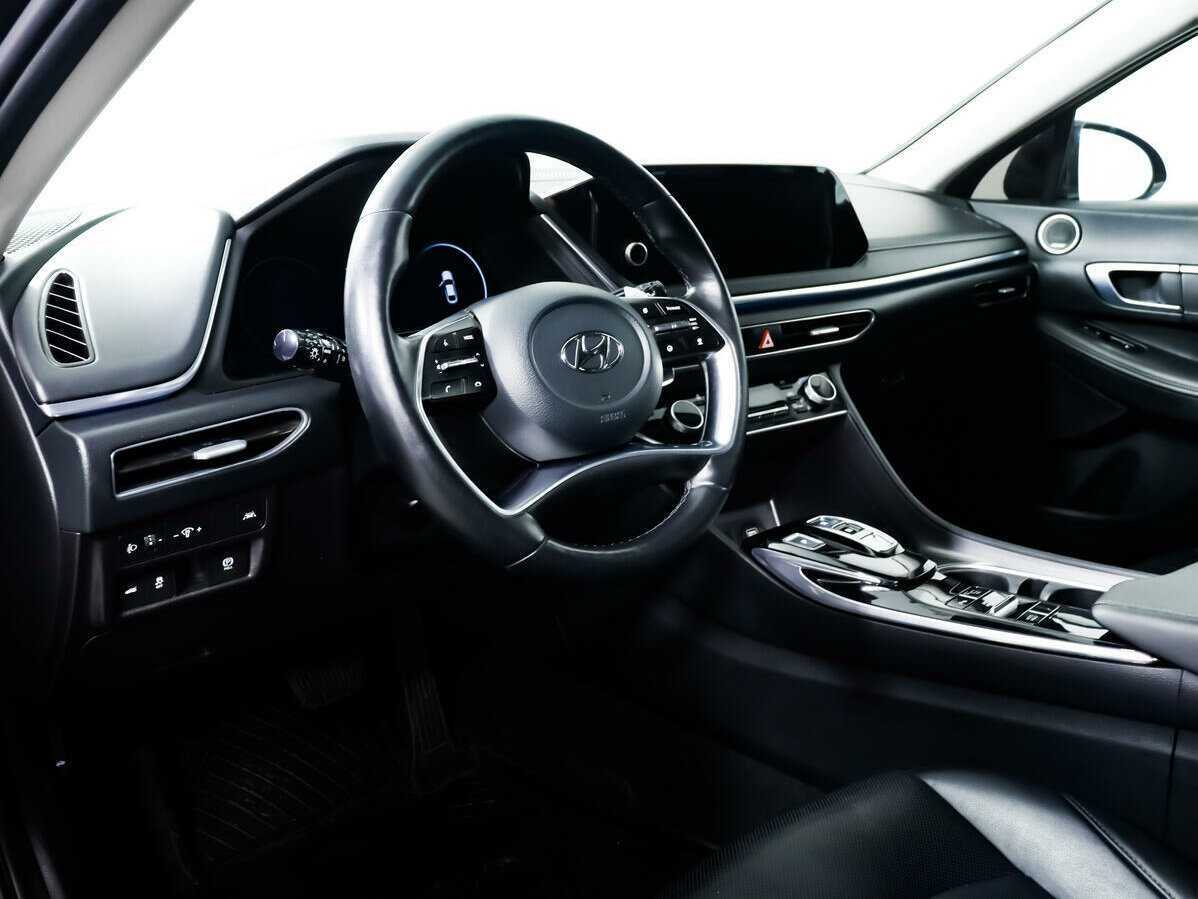 Hyundai Sonata с пробегом — 2021 год. Фото: #12