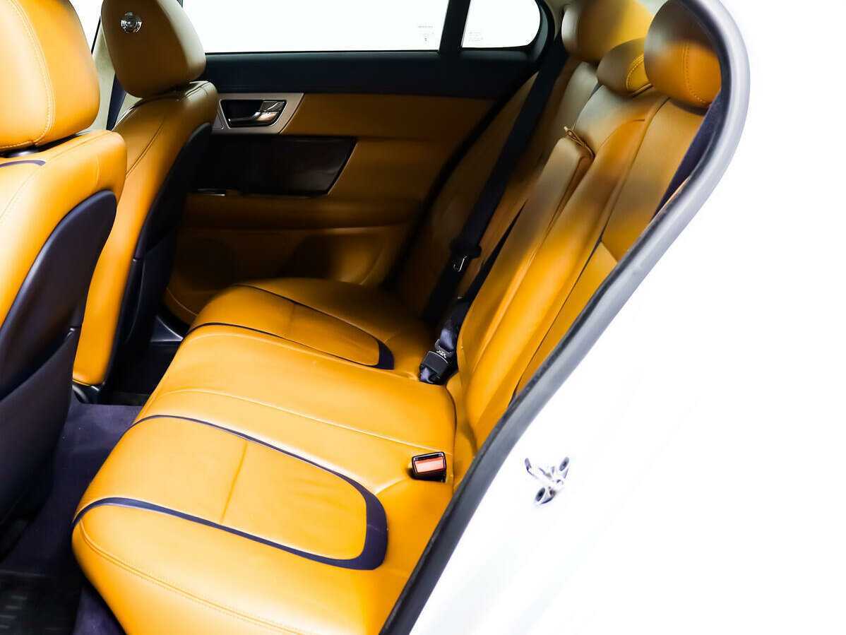 Jaguar XF с пробегом — 2012 год. Фото: #9