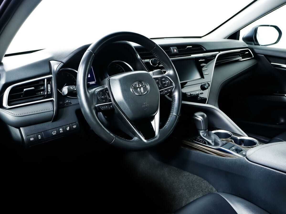 Toyota Camry с пробегом — 2020 год. Фото: #10