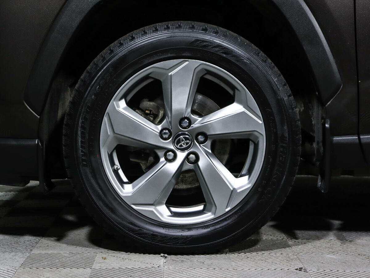 Toyota RAV4 с пробегом — 2019 год. Фото: #12