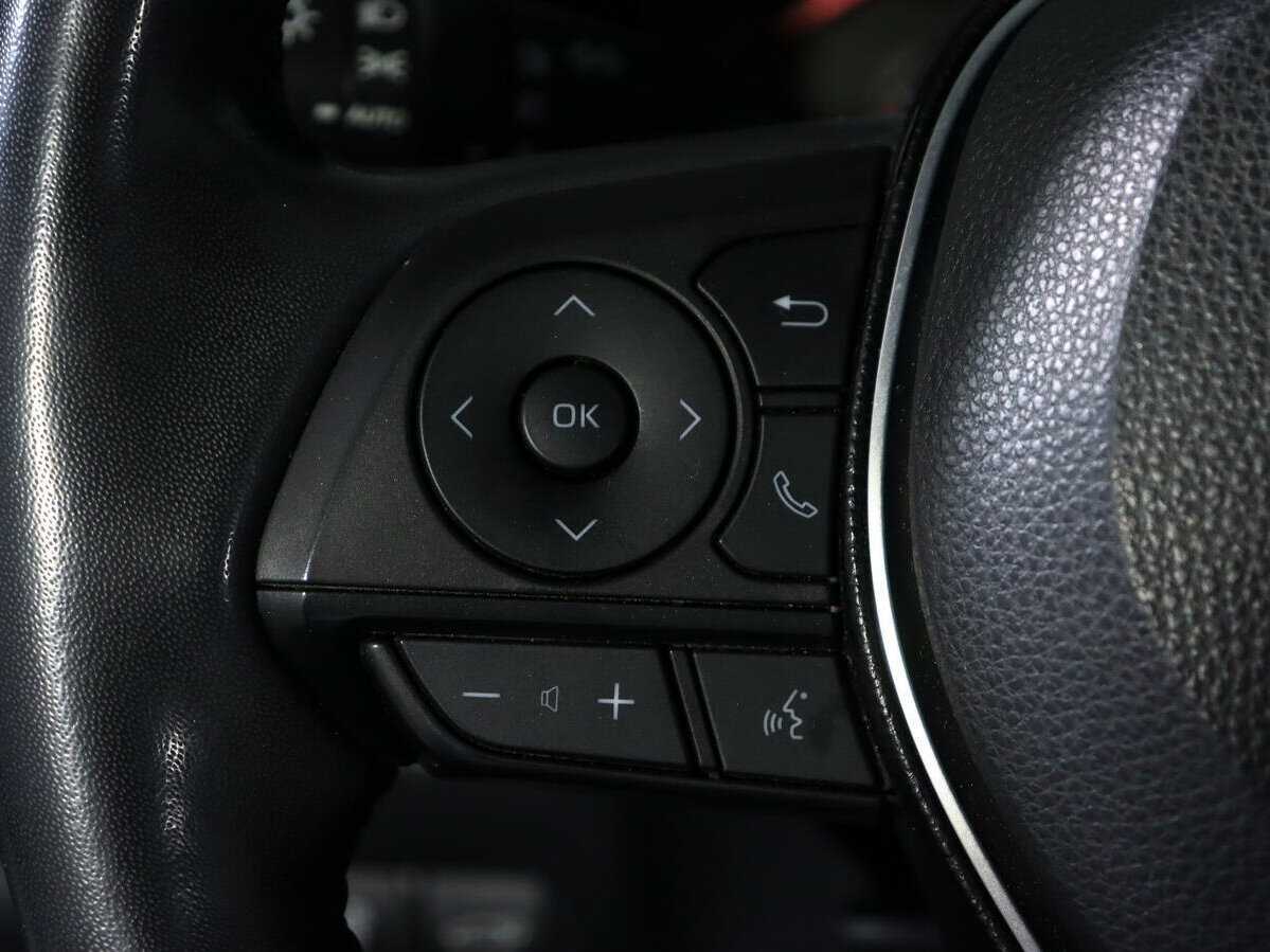 Toyota RAV4 с пробегом — 2019 год. Фото: #17