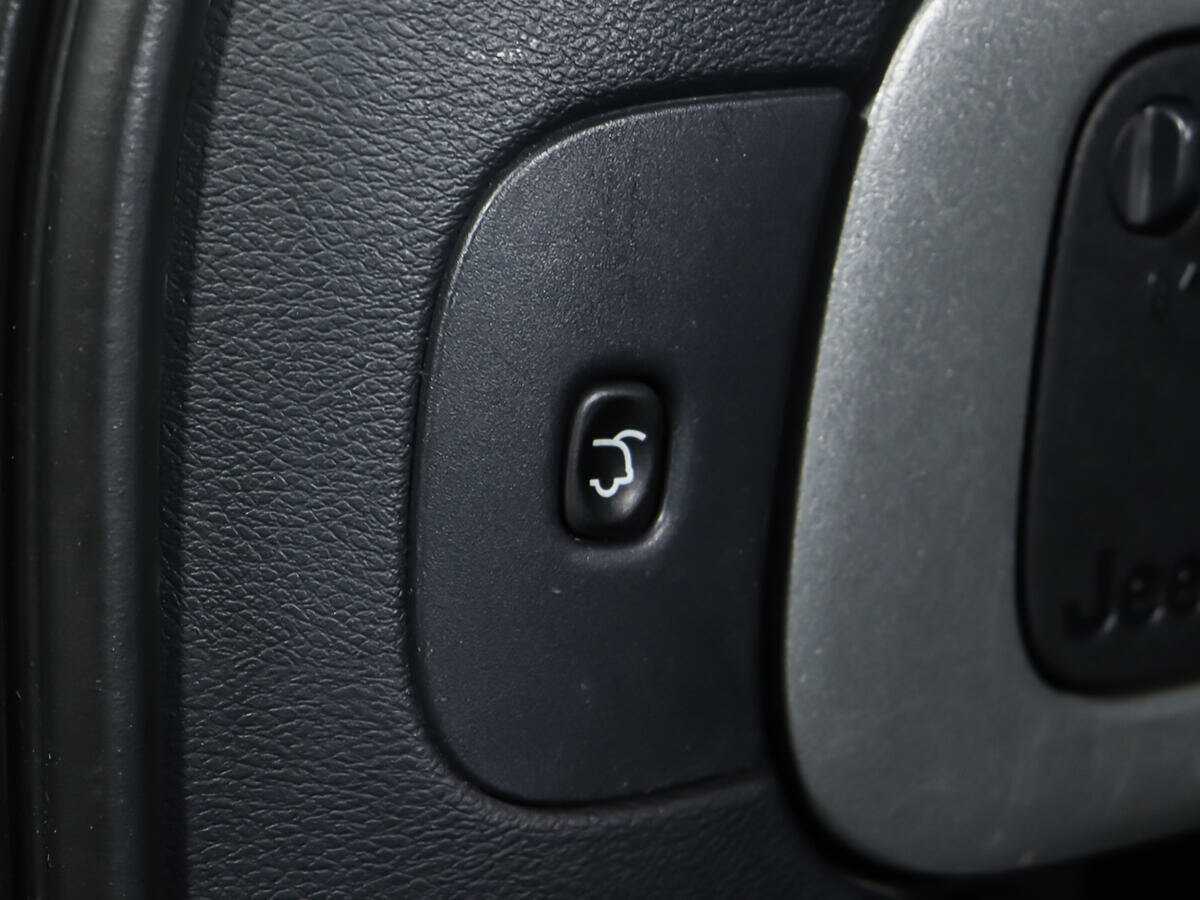 Jeep Cherokee с пробегом — 2014 год. Фото: #14