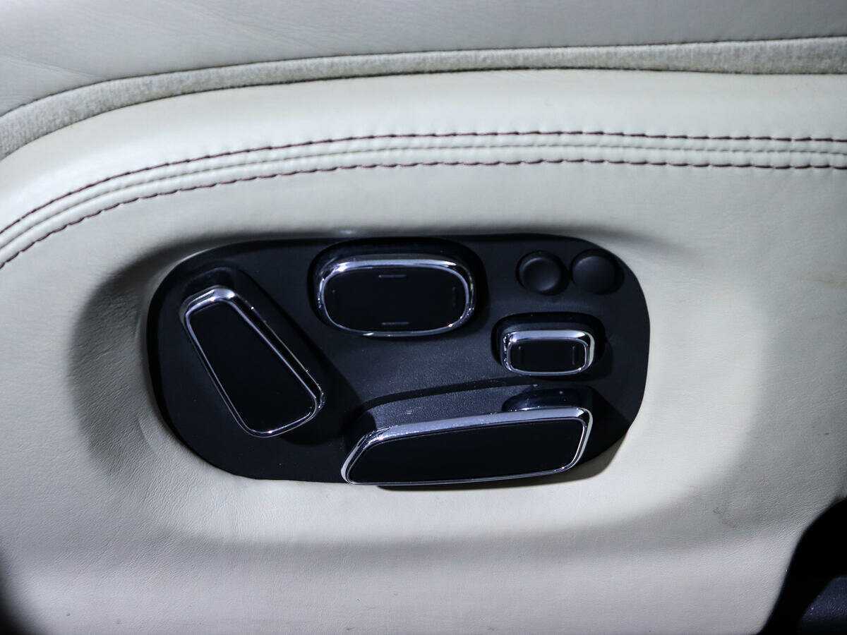 Jaguar XJ с пробегом — 2014 год. Фото: #15