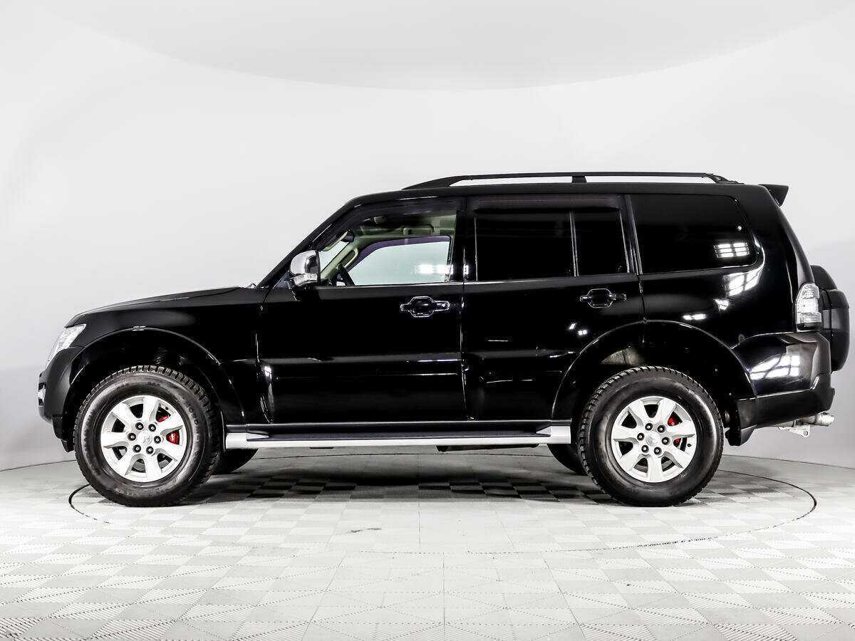 Mitsubishi Pajero с пробегом — 2015 год. Фото: #7