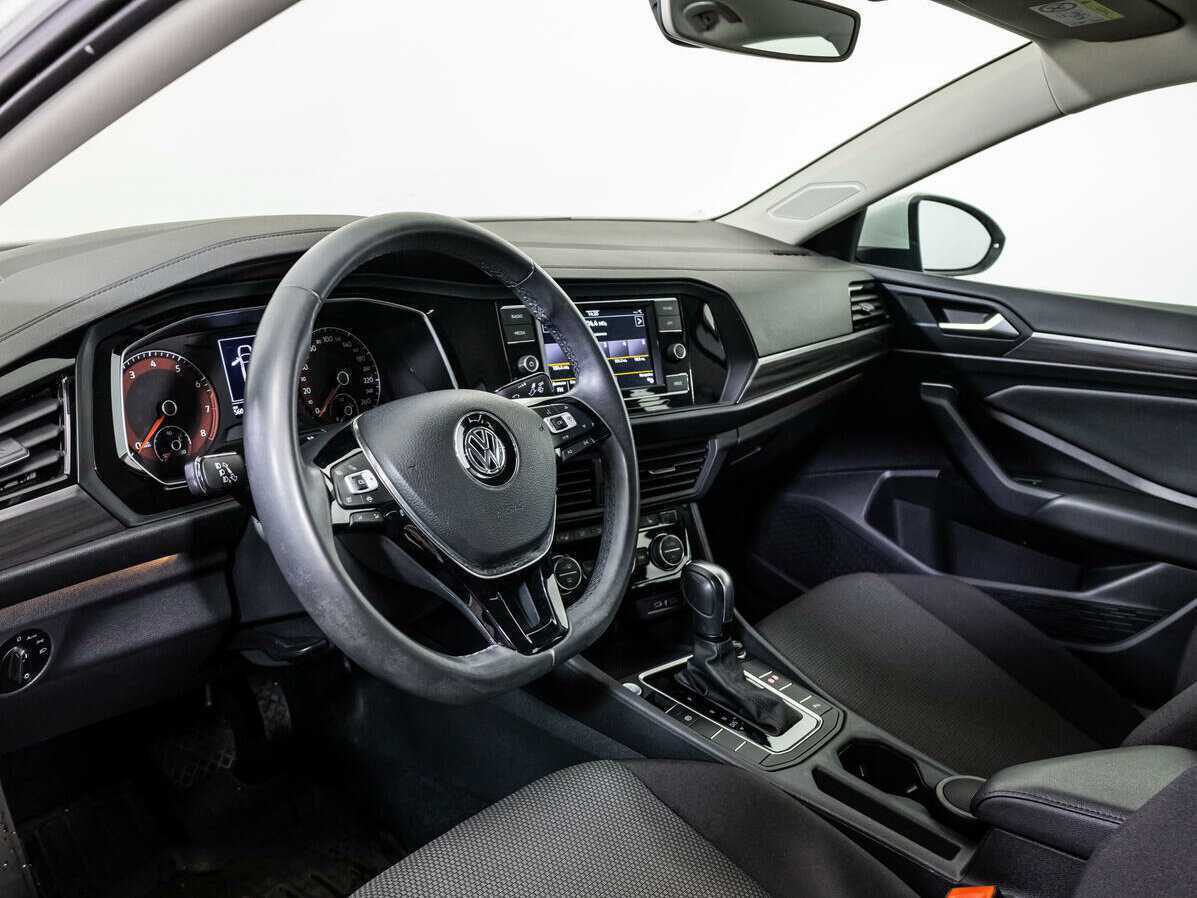 Volkswagen Jetta с пробегом — 2020 год. Фото: #10
