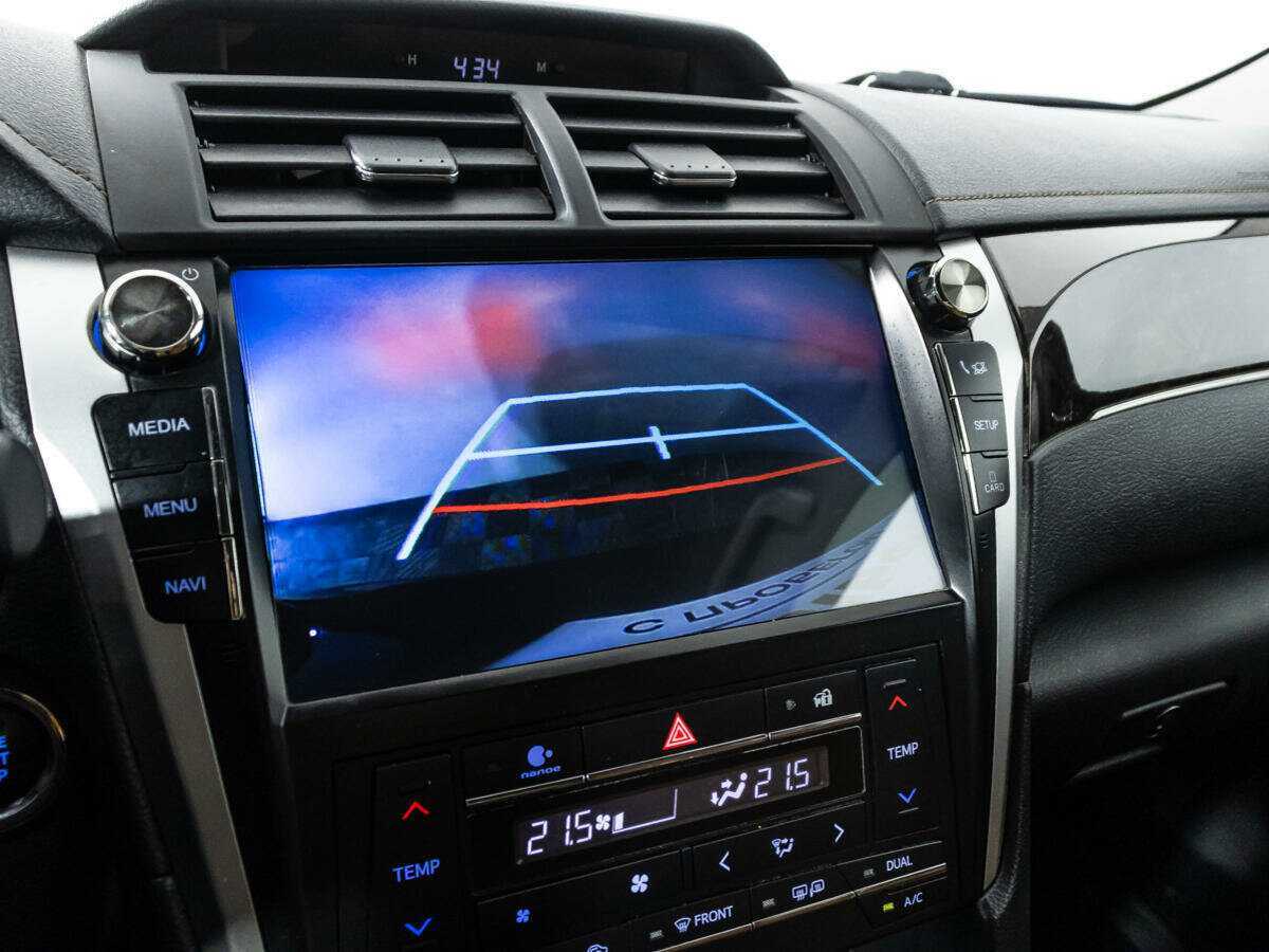 Toyota Camry с пробегом — 2016 год. Фото: #15