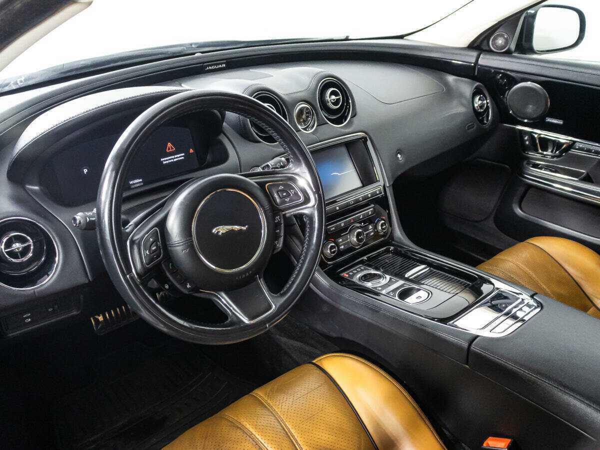 Jaguar XJ с пробегом — 2016 год. Фото: #10