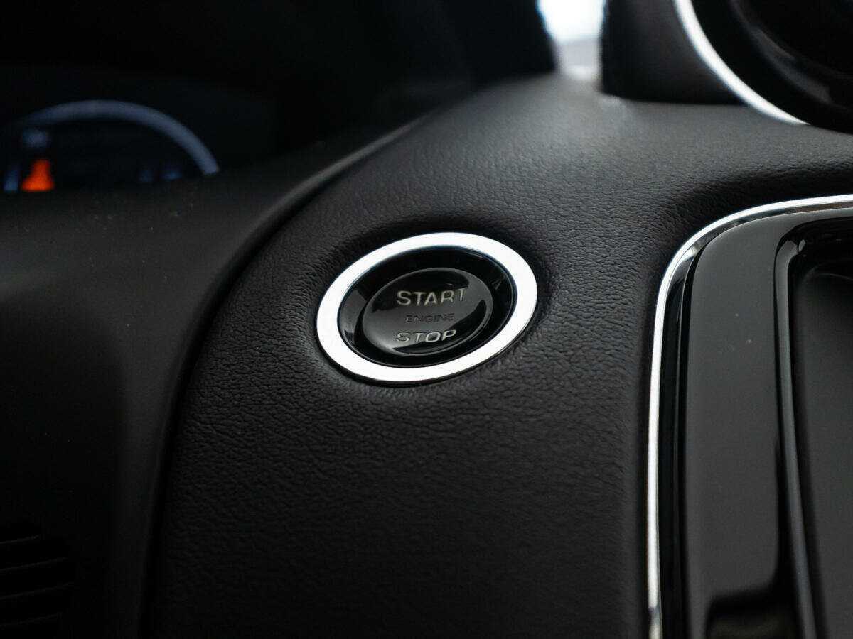 Jaguar XJ с пробегом — 2016 год. Фото: #24