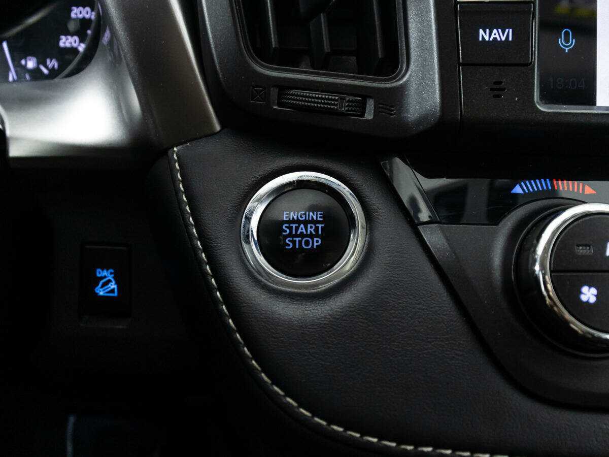 Toyota RAV4 с пробегом — 2018 год. Фото: #18