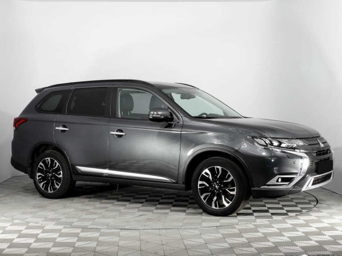 Mitsubishi Outlander с пробегом — 2022 год. Фото: #2