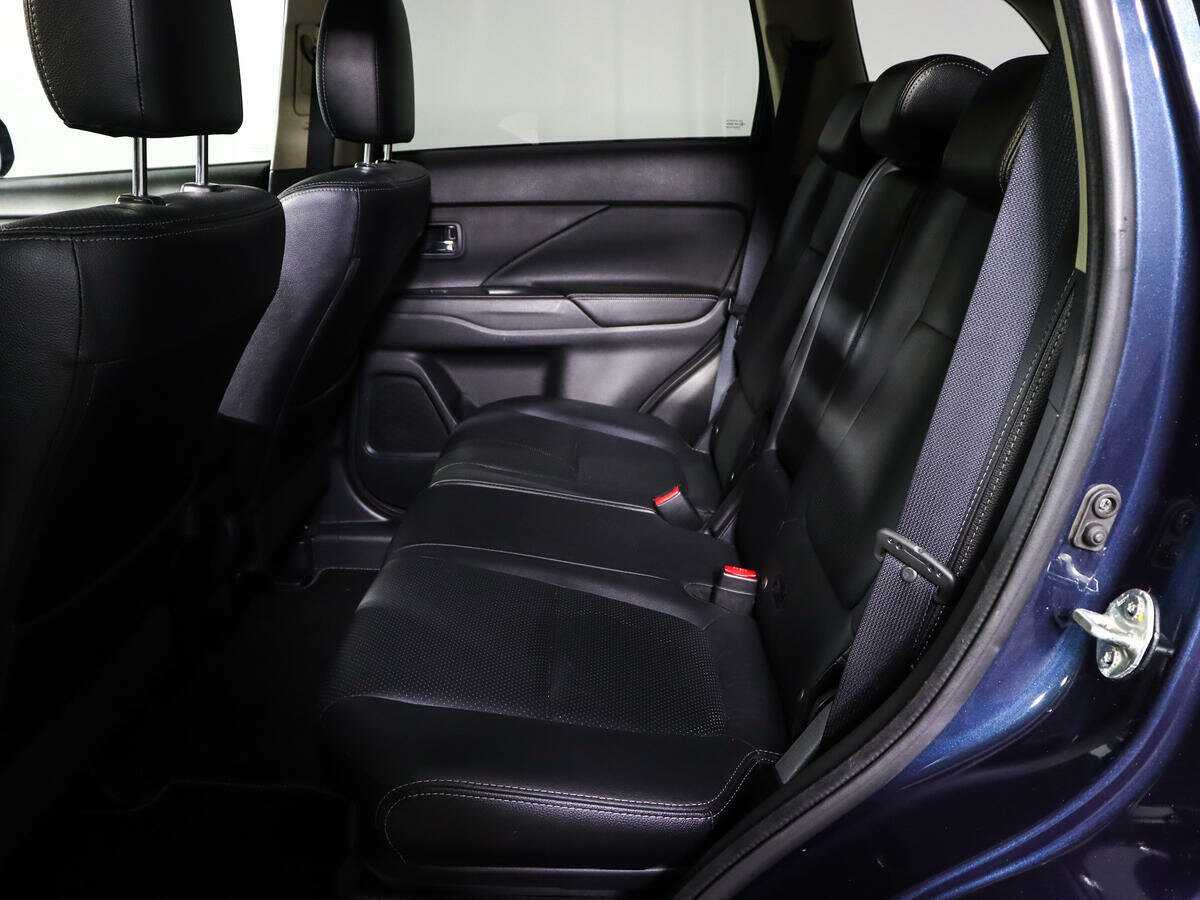 Mitsubishi Outlander с пробегом — 2017 год. Фото: #7