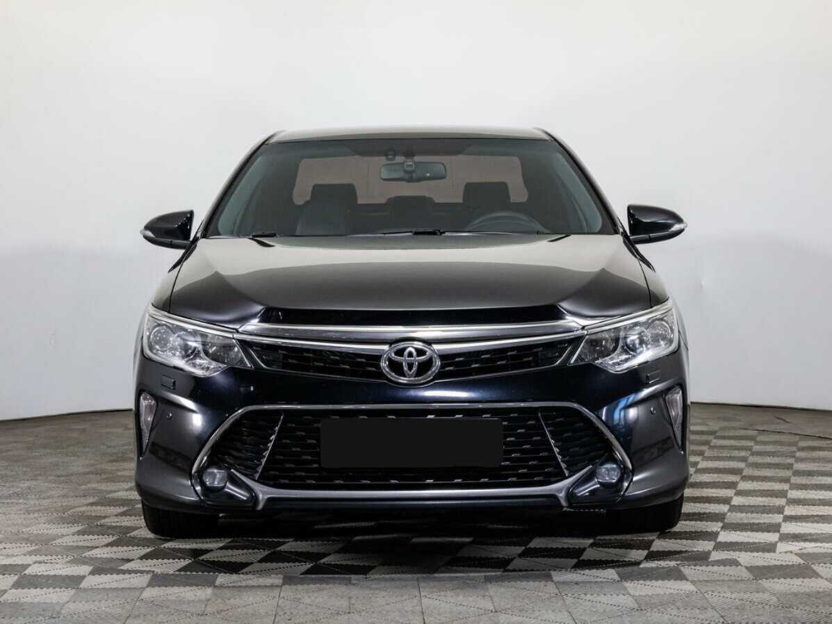 Toyota Camry с пробегом — 2017 год. Фото: #1