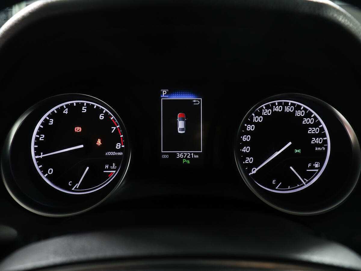 Toyota Camry с пробегом — 2020 год. Фото: #11