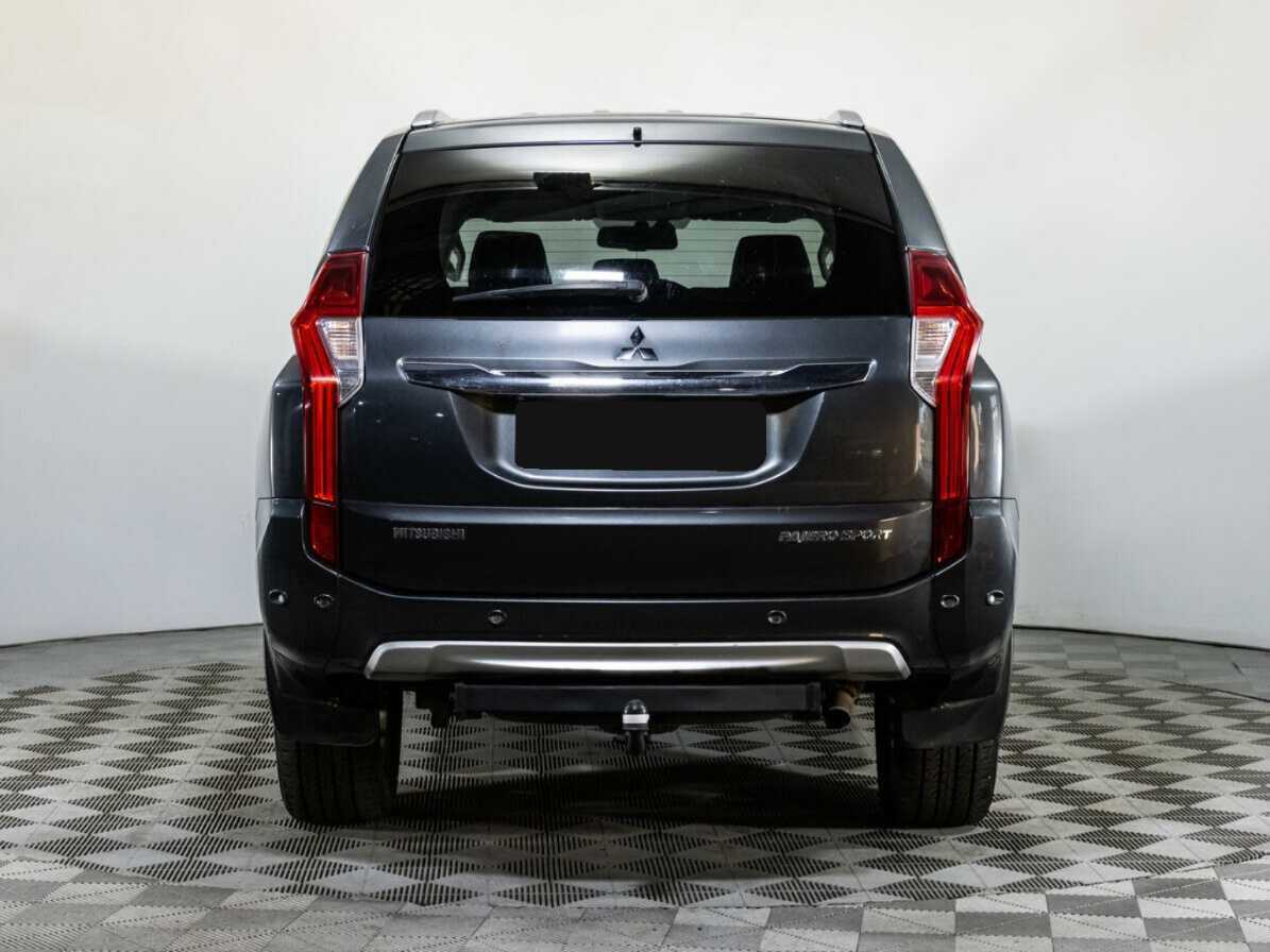 Mitsubishi Pajero Sport с пробегом — 2018 год. Фото: #4