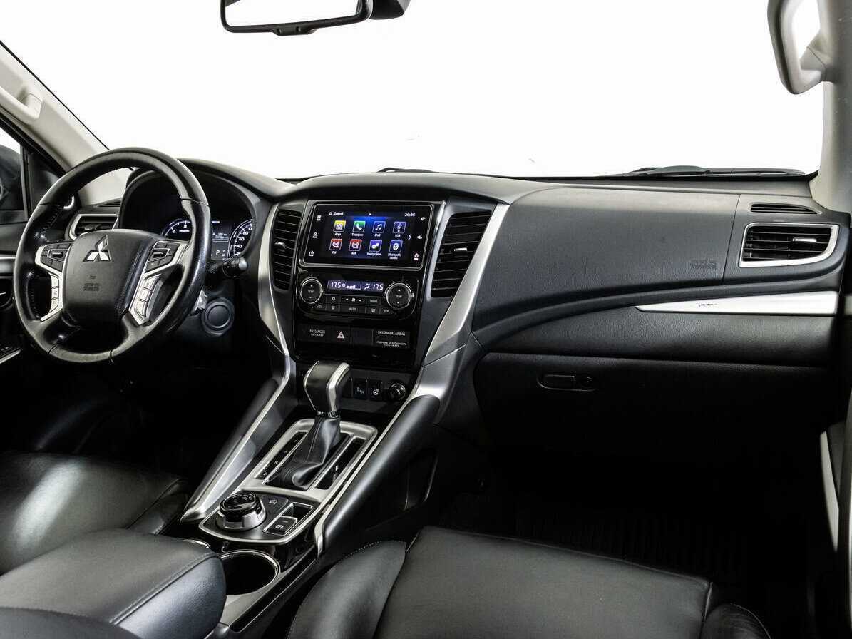 Mitsubishi Pajero Sport с пробегом — 2018 год. Фото: #6
