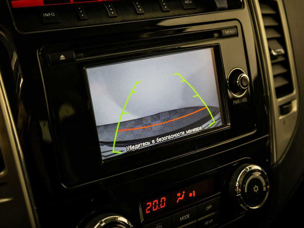 Mitsubishi Pajero с пробегом — 2015 год. Фото: #12