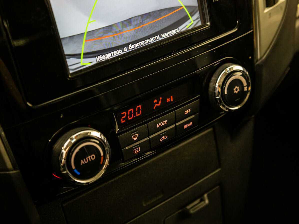 Mitsubishi Pajero с пробегом — 2015 год. Фото: #14