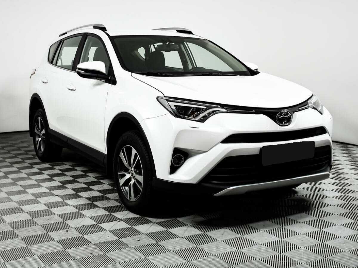 Toyota RAV4 с пробегом — 2018 год. Фото: #2