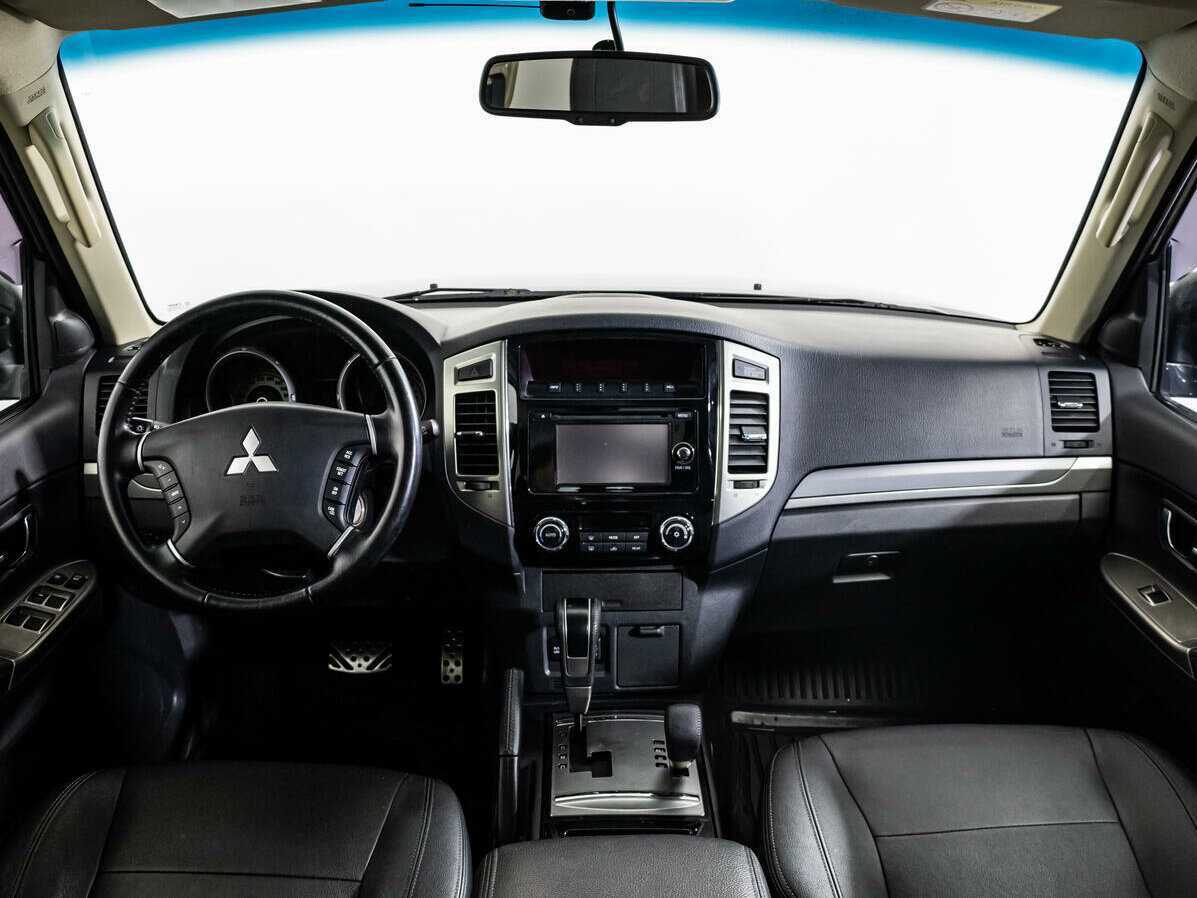 Mitsubishi Pajero с пробегом — 2018 год. Фото: #9