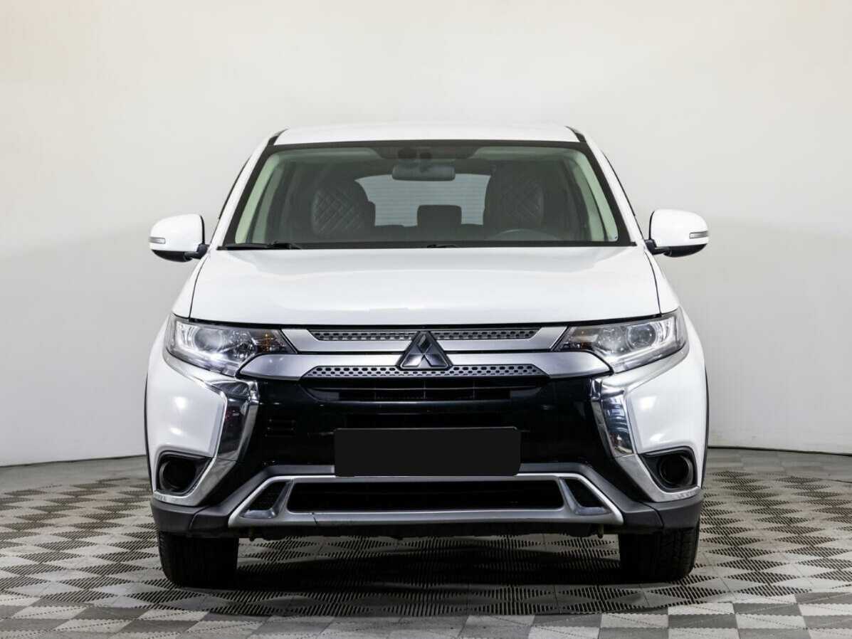 Mitsubishi Outlander с пробегом — 2020 год. Фото: #1