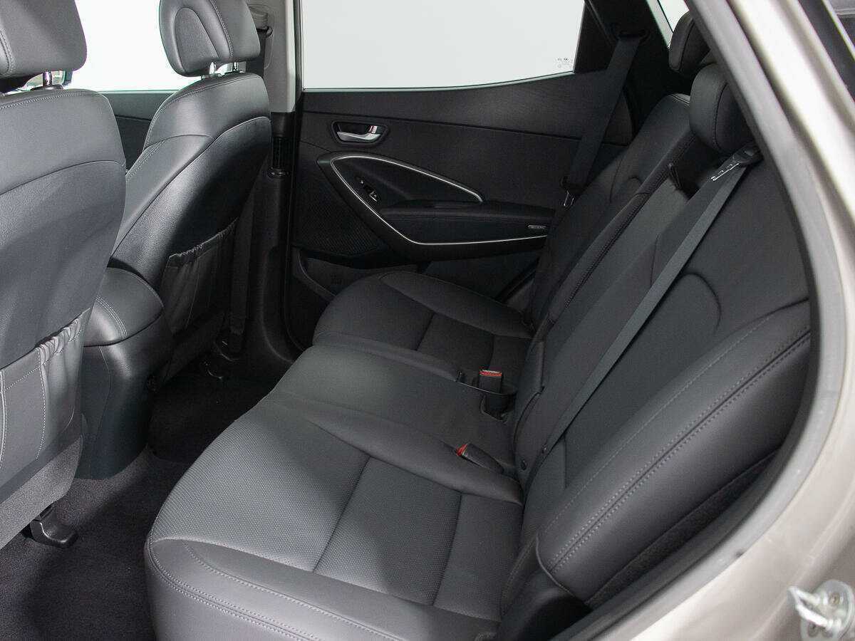 Hyundai Santa Fe с пробегом — 2016 год. Фото: #12