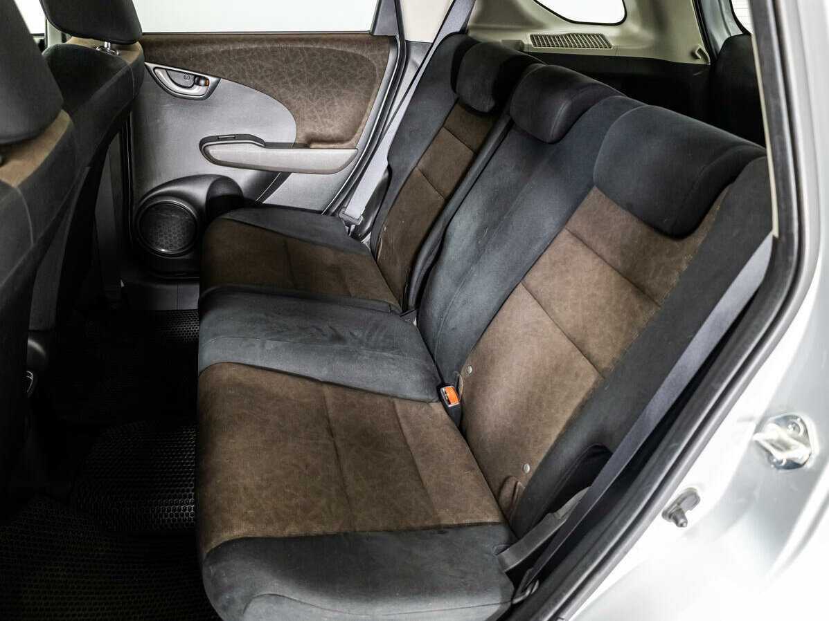 Honda Fit Shuttle с пробегом — 2013 год. Фото: #9