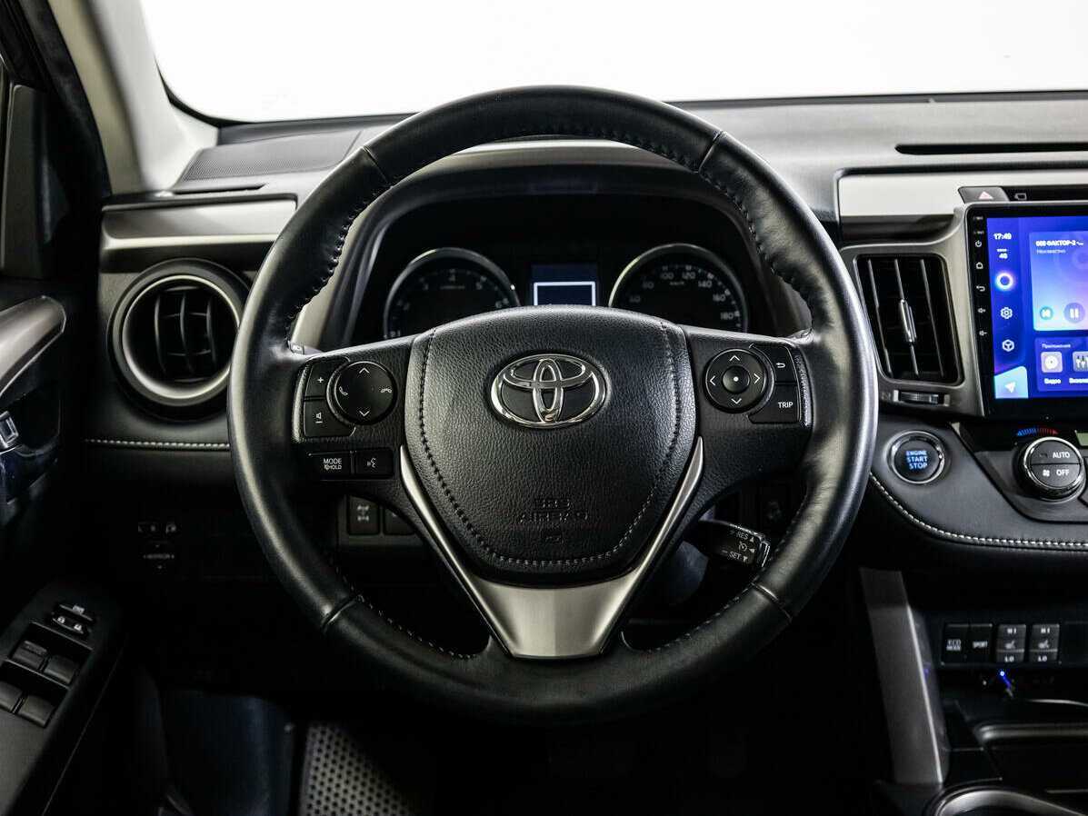 Toyota RAV4 с пробегом — 2016 год. Фото: #13