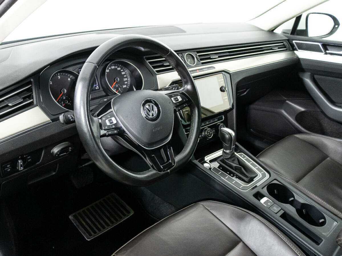 Volkswagen Passat с пробегом — 2017 год. Фото: #10