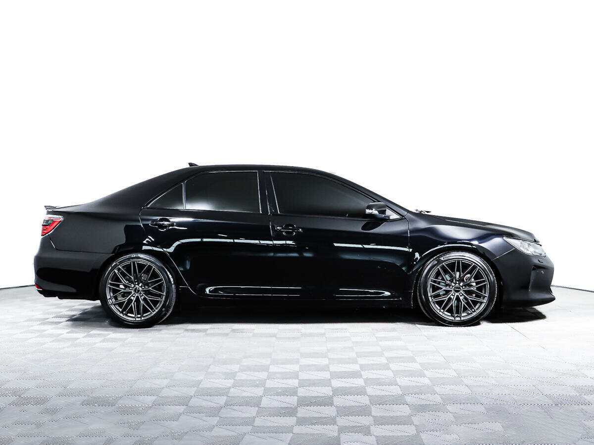 Toyota Camry с пробегом — 2015 год. Фото: #2