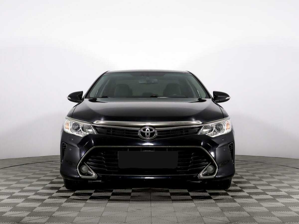 Toyota Camry с пробегом — 2016 год. Фото: #1