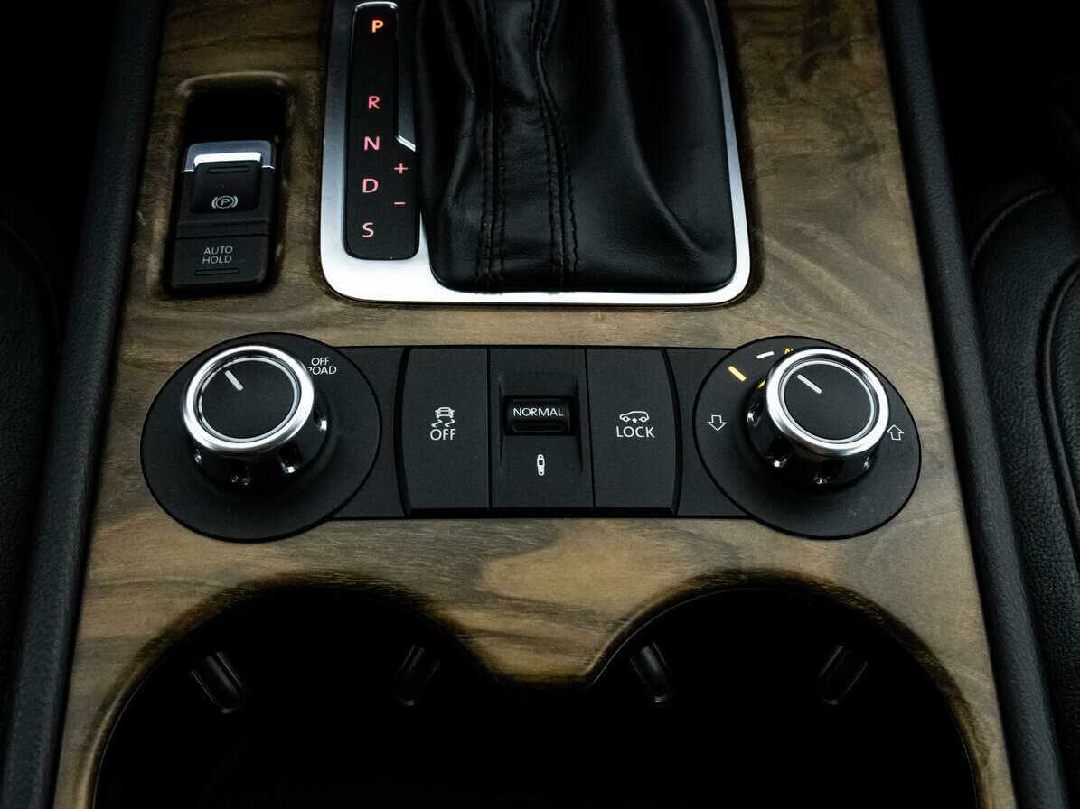 Volkswagen Touareg с пробегом — 2012 год. Фото: #14