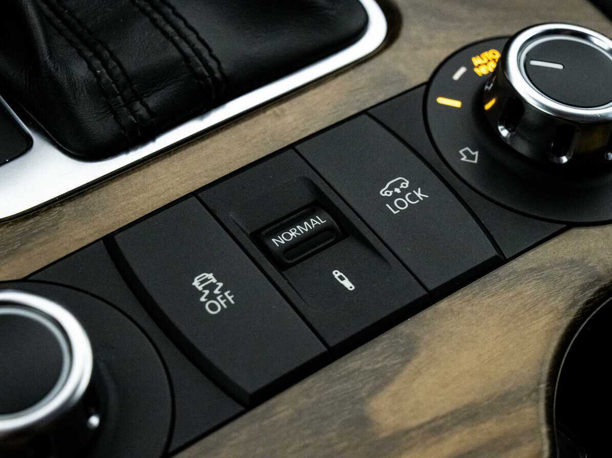 Volkswagen Touareg с пробегом — 2012 год. Фото: #15