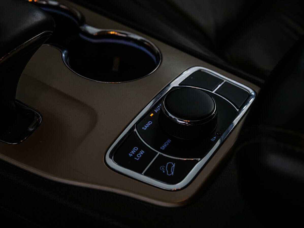 Jeep Grand Cherokee с пробегом — 2013 год. Фото: #26