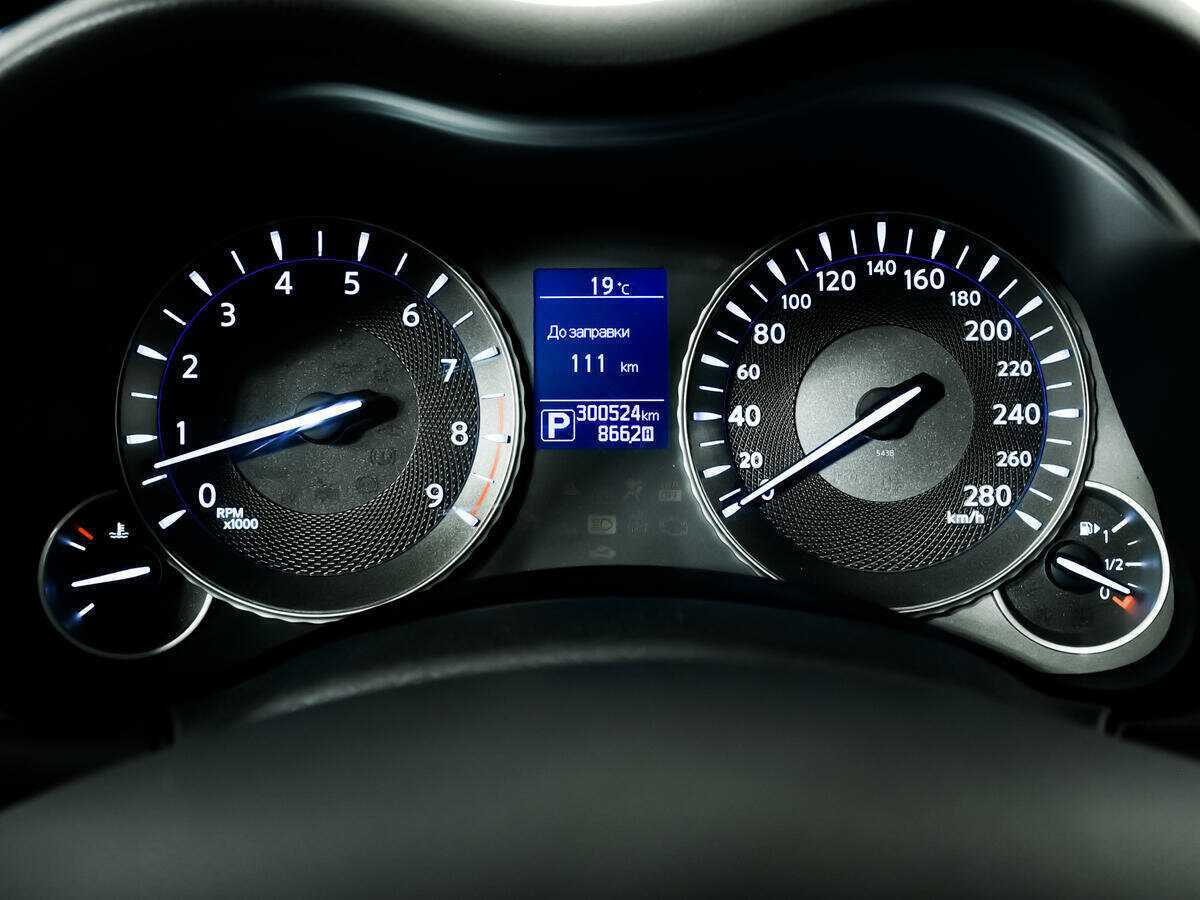 Infiniti Q70 с пробегом — 2016 год. Фото: #9