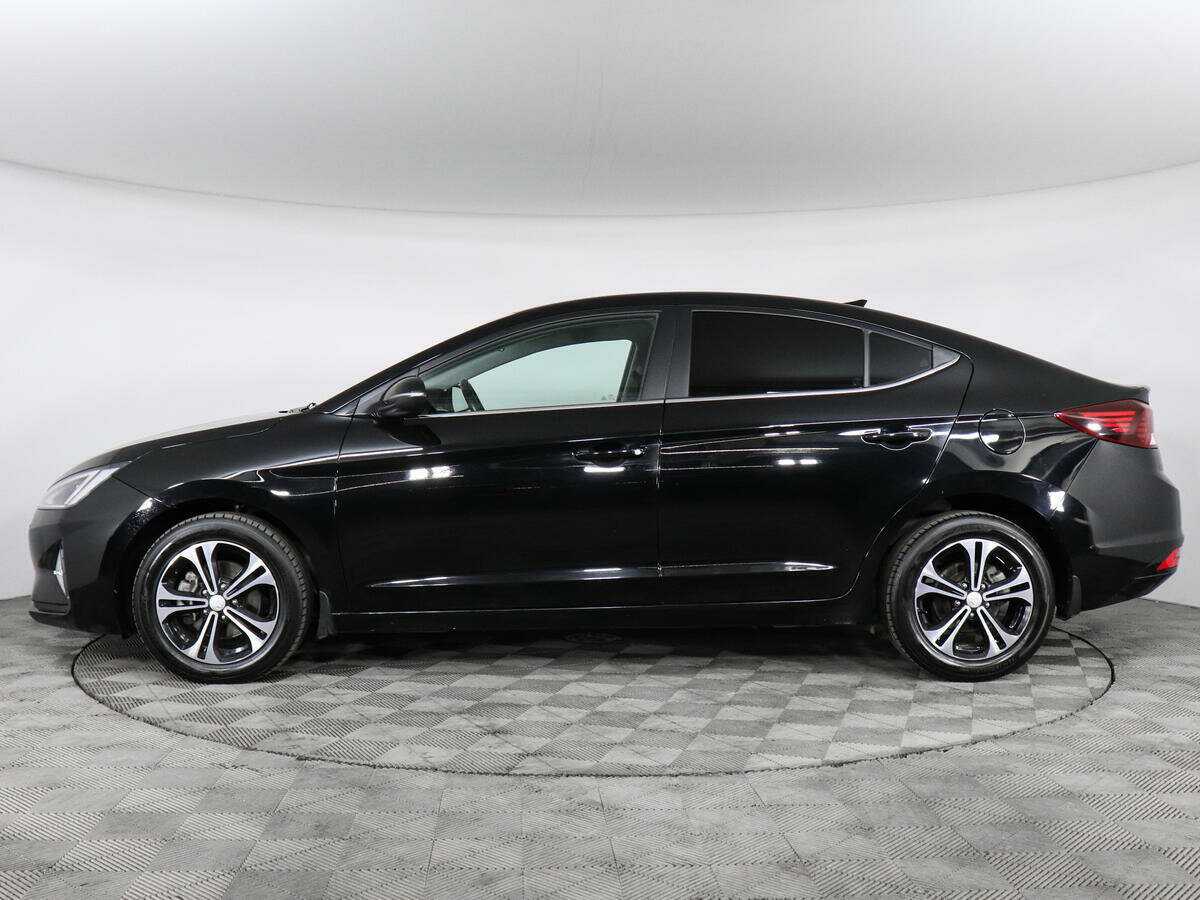 Hyundai Elantra с пробегом — 2019 год. Фото: #7