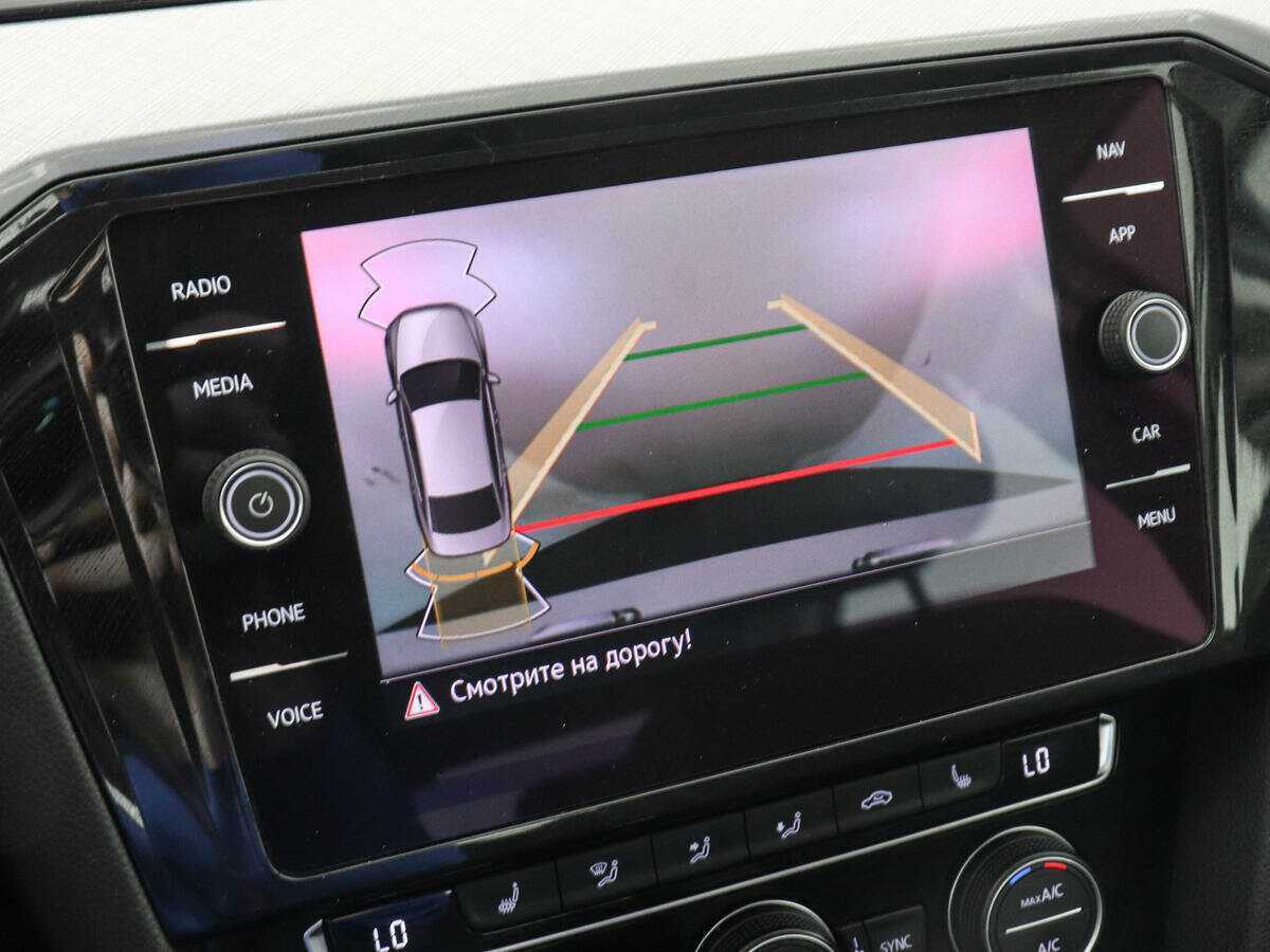 Volkswagen Passat с пробегом — 2020 год. Фото: #12