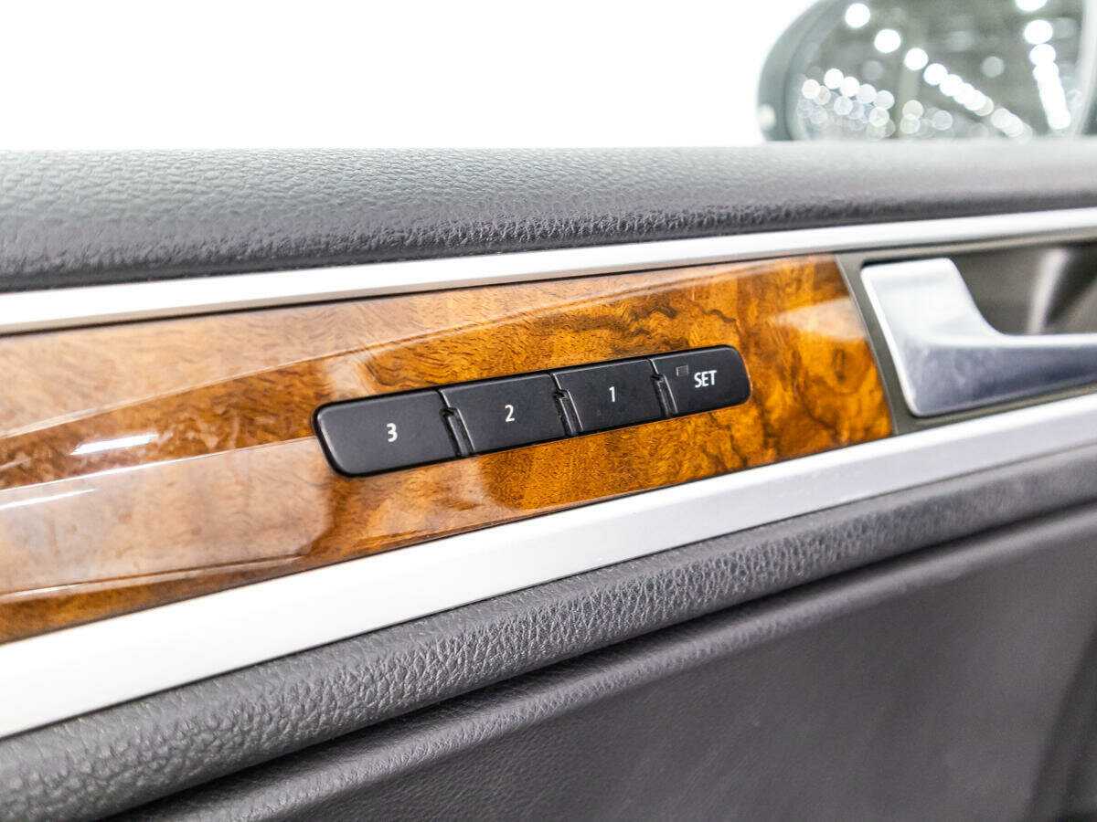 Volkswagen Touareg с пробегом — 2013 год. Фото: #16