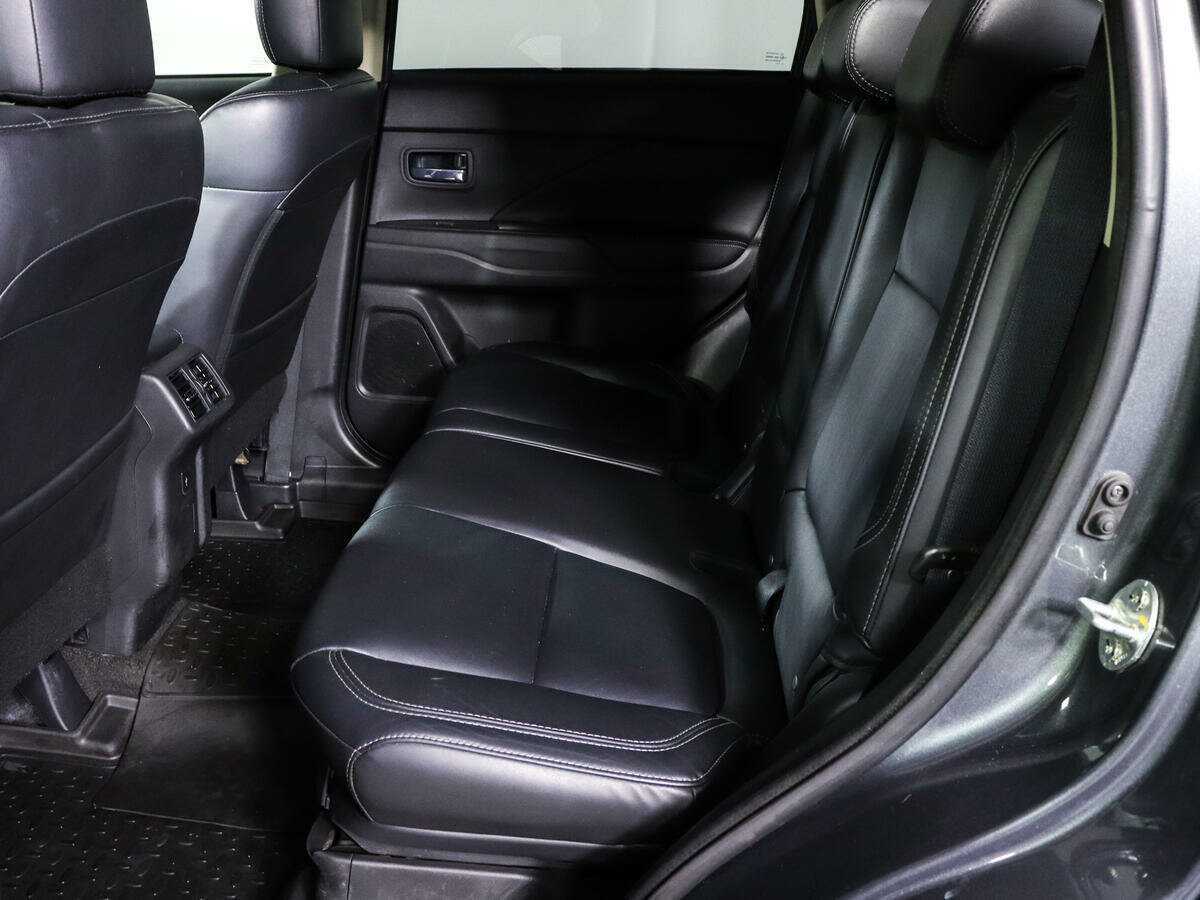 Mitsubishi Outlander с пробегом — 2020 год. Фото: #9