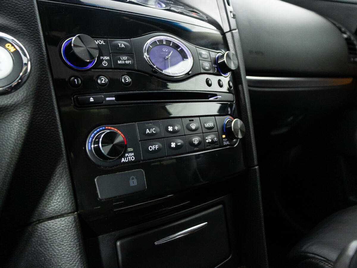 Infiniti FX с пробегом — 2012 год. Фото: #16