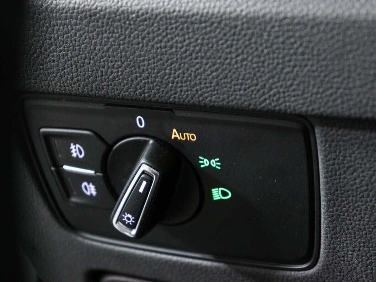 Volkswagen Passat с пробегом — 2019 год. Фото: #18